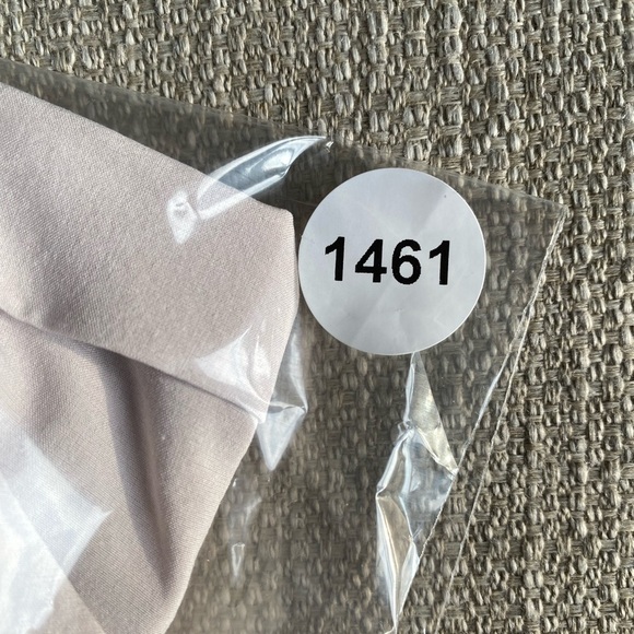 Lululemon Shorts Women’s 8 Break Away Short Light Pink - Picture 7 of 9